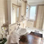 Ed-grosse, Moderne In Zentraler Lage, Mit Balkon, Lift Und Parkplatz * هانوفر