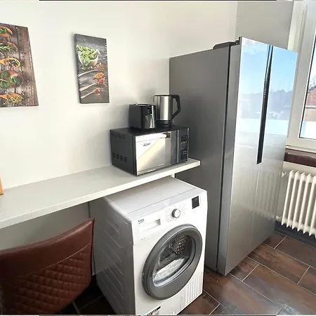 Ed-grosse, Moderne In Zentraler Lage, Mit Balkon, Lift Und Parkplatz Hanóver