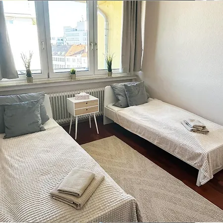 Apartment Ed-große, Moderne In Zentraler Lage, Mit Balkon, Lift Und Parkplatz