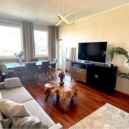Ed-grosse, Moderne In Zentraler Lage, Mit Balkon, Lift Und Parkplatz Apartment *