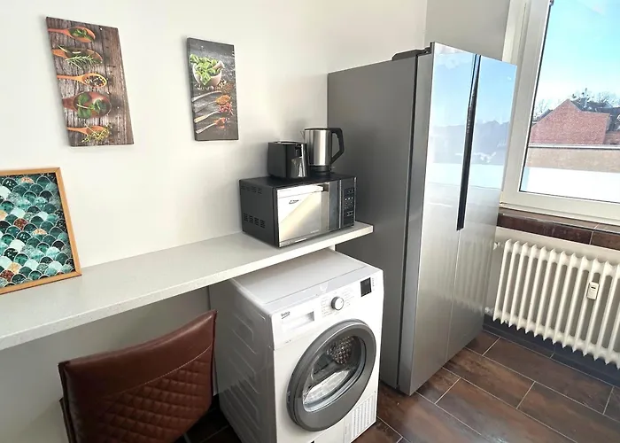 Ed-grosse, Moderne In Zentraler Lage, Mit Balkon, Lift Und Parkplatz Ганновер